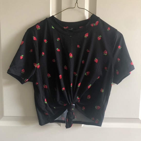 Cropped Strawberry Shirt - Picture 1 of 2
